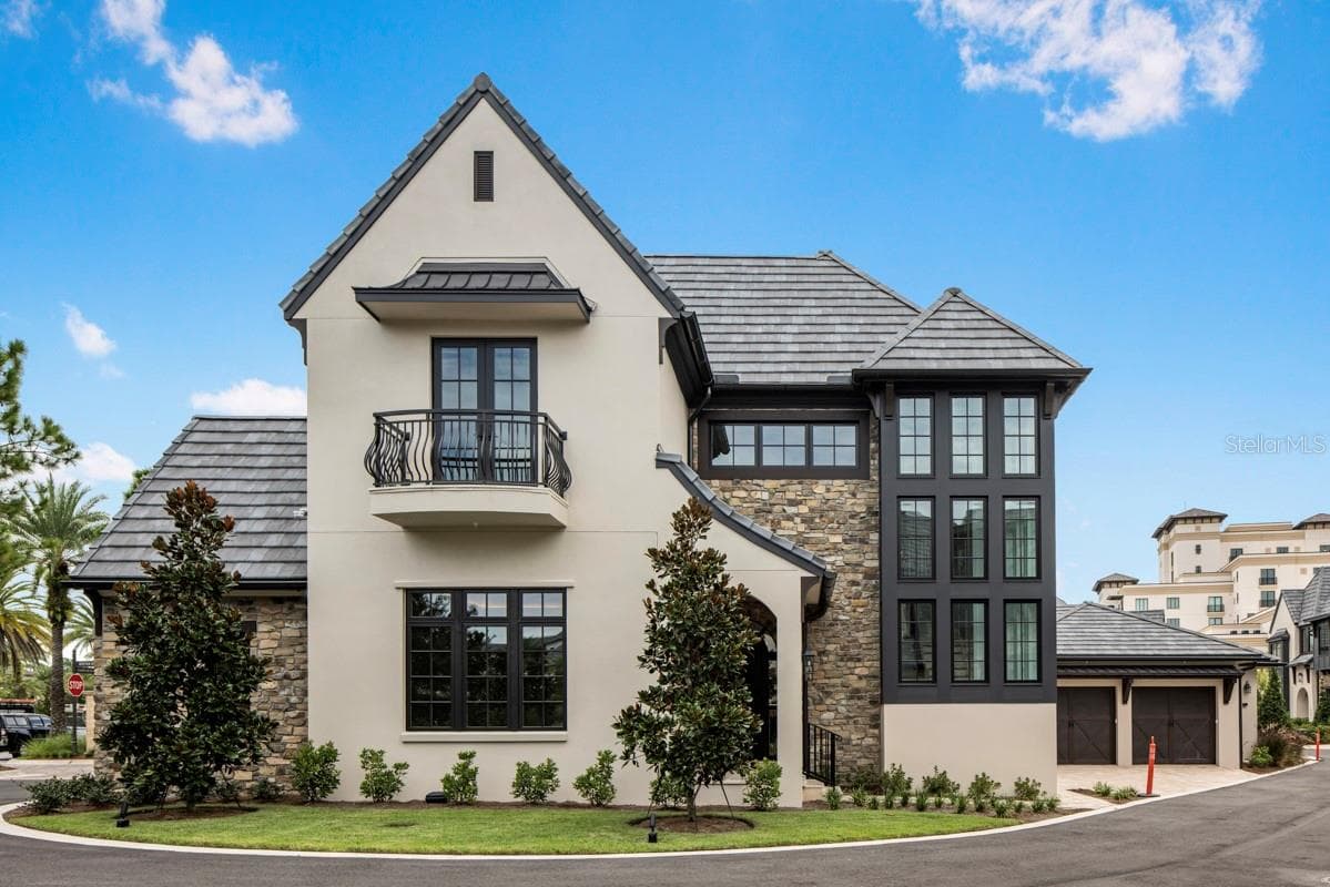 10300 Winter Sparkle Circle, Golden Oak, Florida