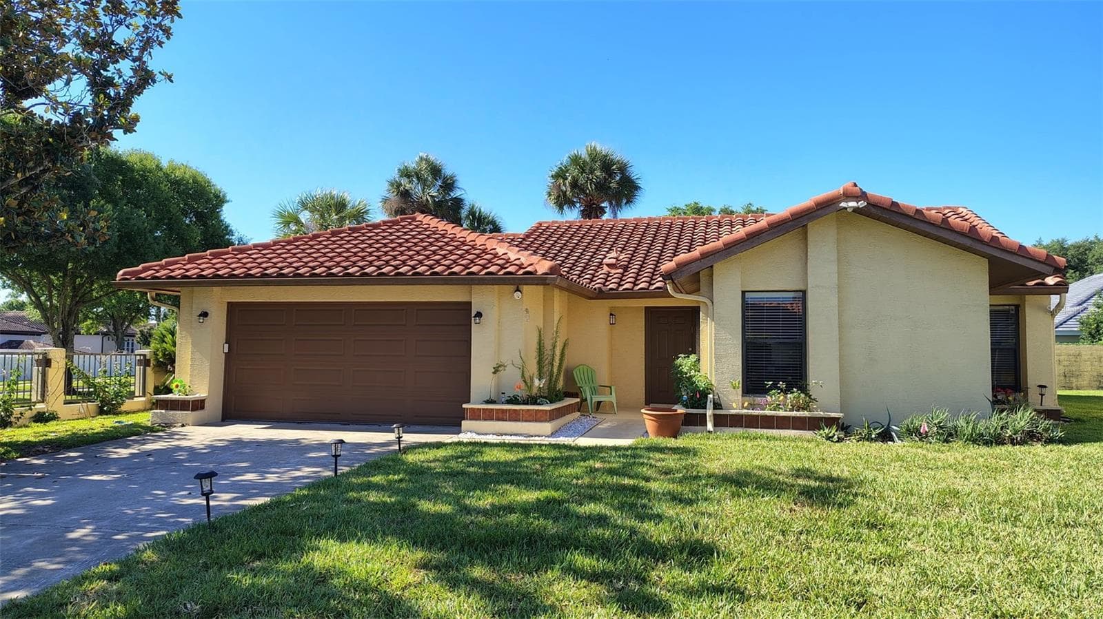 Front entrance incul de sac — 8215 Rolla Court, Orlando, Florida